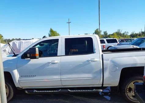 2015 Chevrolet Silverado 1500 1Lt z USA, uszkodzony, nr VIN 3GCUKREC1FG150559